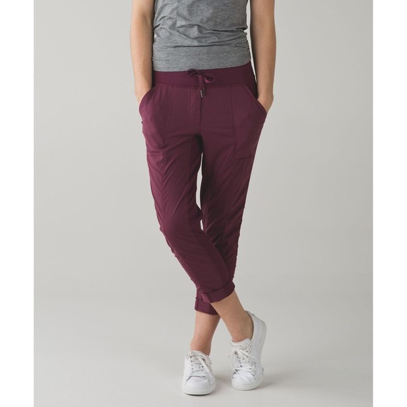 Lululemon Street to Studio Pants Womens 6 Red Grape Cropped Yoga Athleisure Gym - Picture 1 of 16